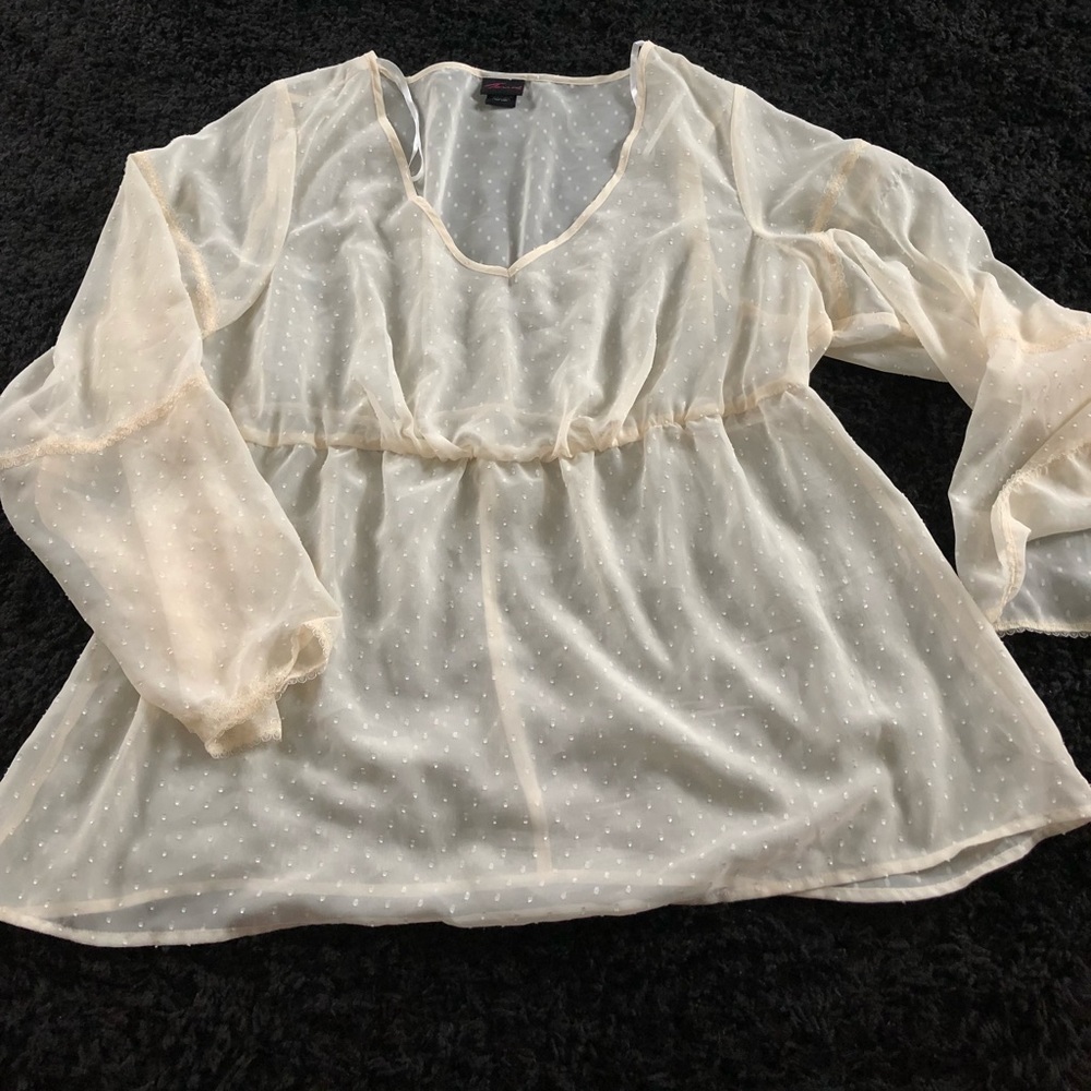 NWOT ivory chiffon top